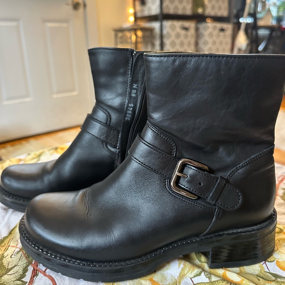 La CANADIENNE 6.5 black leather moto boots EUC warm and dry